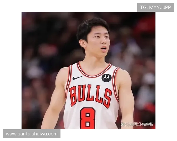 杨瀚森赛季初展现出色表现生活中也逐渐融入团队氛围